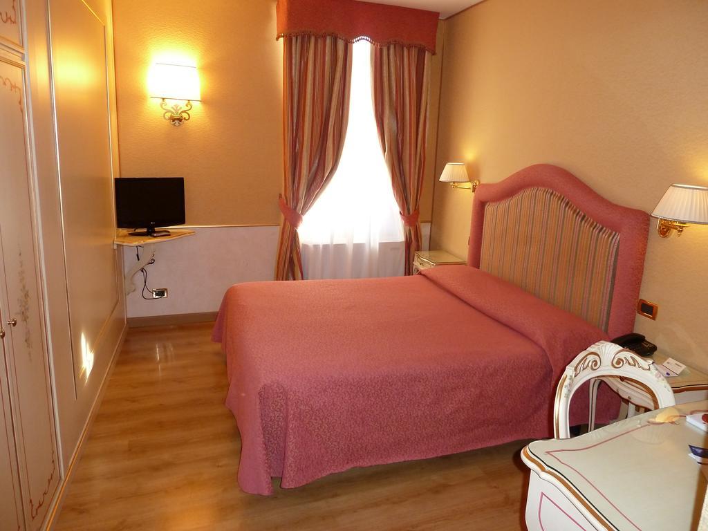Casa Burchielle Hotel Венеция Екстериор снимка